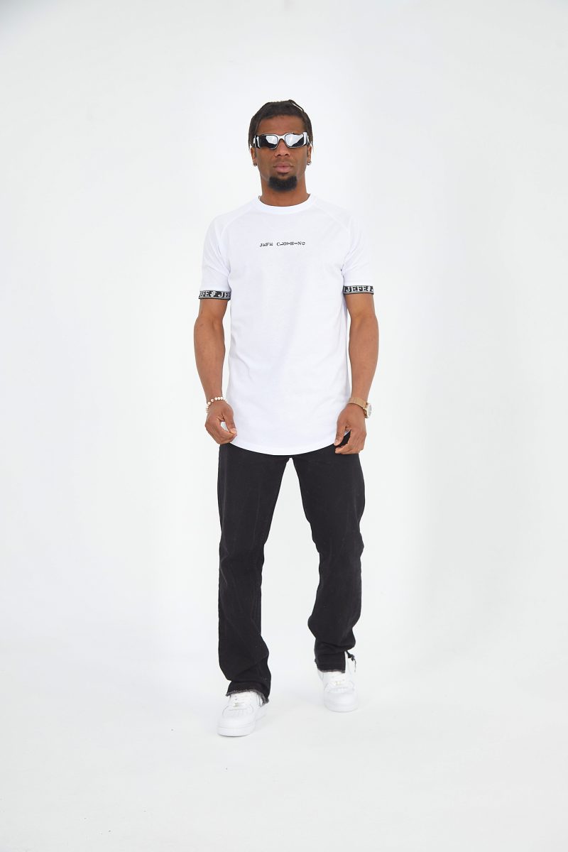 B237F453-9FF8-416D-AA87-93C2FFA193E4